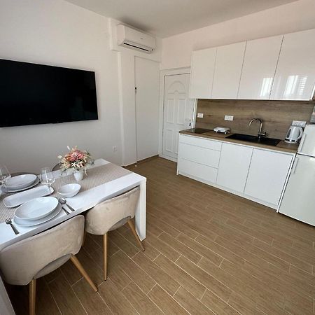 Apartmani Vinko near Rab center Rab Town Esterno foto