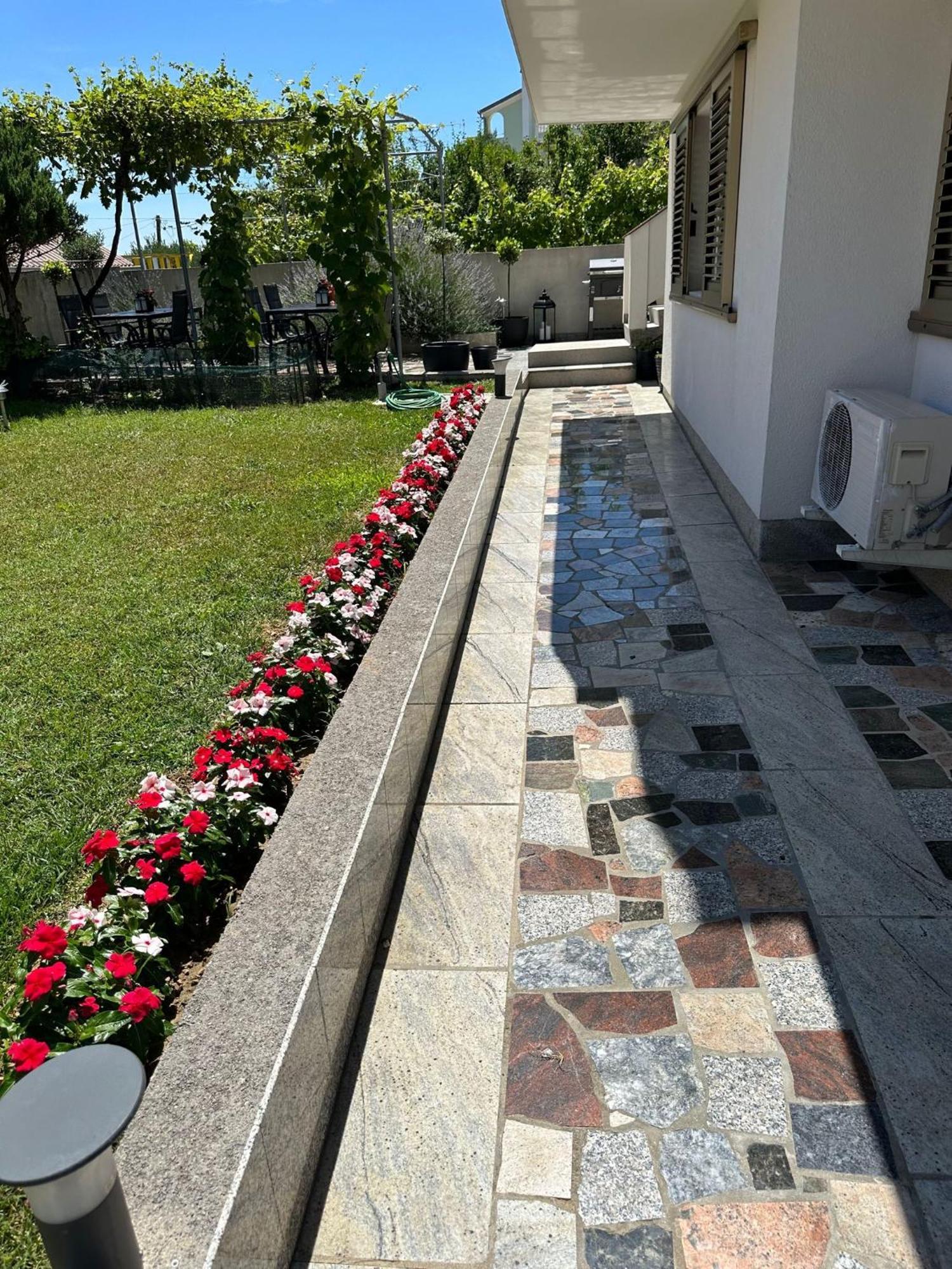 Apartmani Vinko near Rab center Rab Town Esterno foto