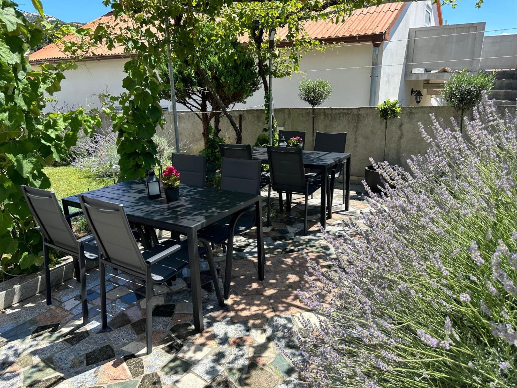 Apartmani Vinko near Rab center Rab Town Esterno foto