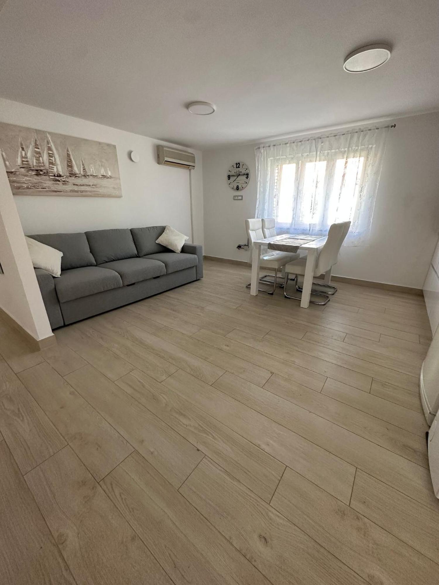 Apartmani Vinko near Rab center Rab Town Camera foto